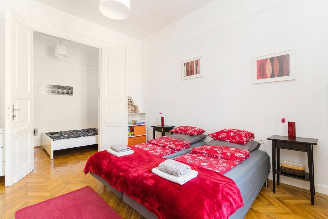 Friendly Apartment Oktogon Budapest Eksteriør billede