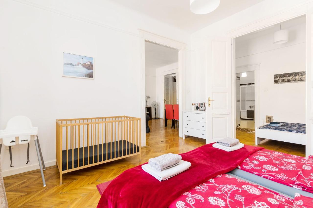 Friendly Apartment Oktogon Budapest Eksteriør billede